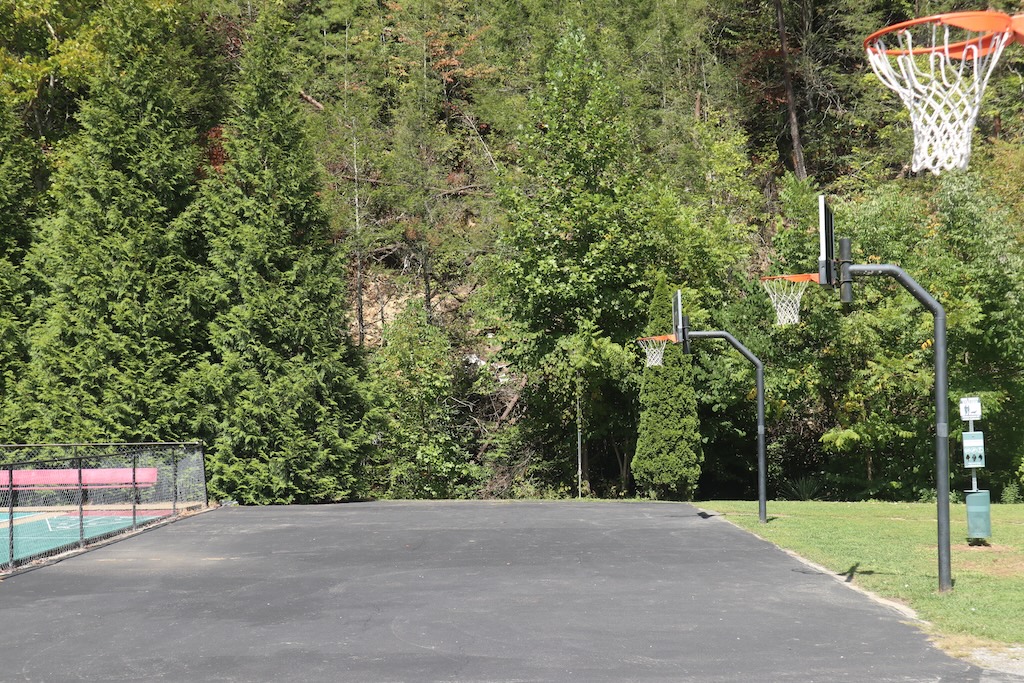 Outdoor Resorts at Gatlinburg's Basketball Court